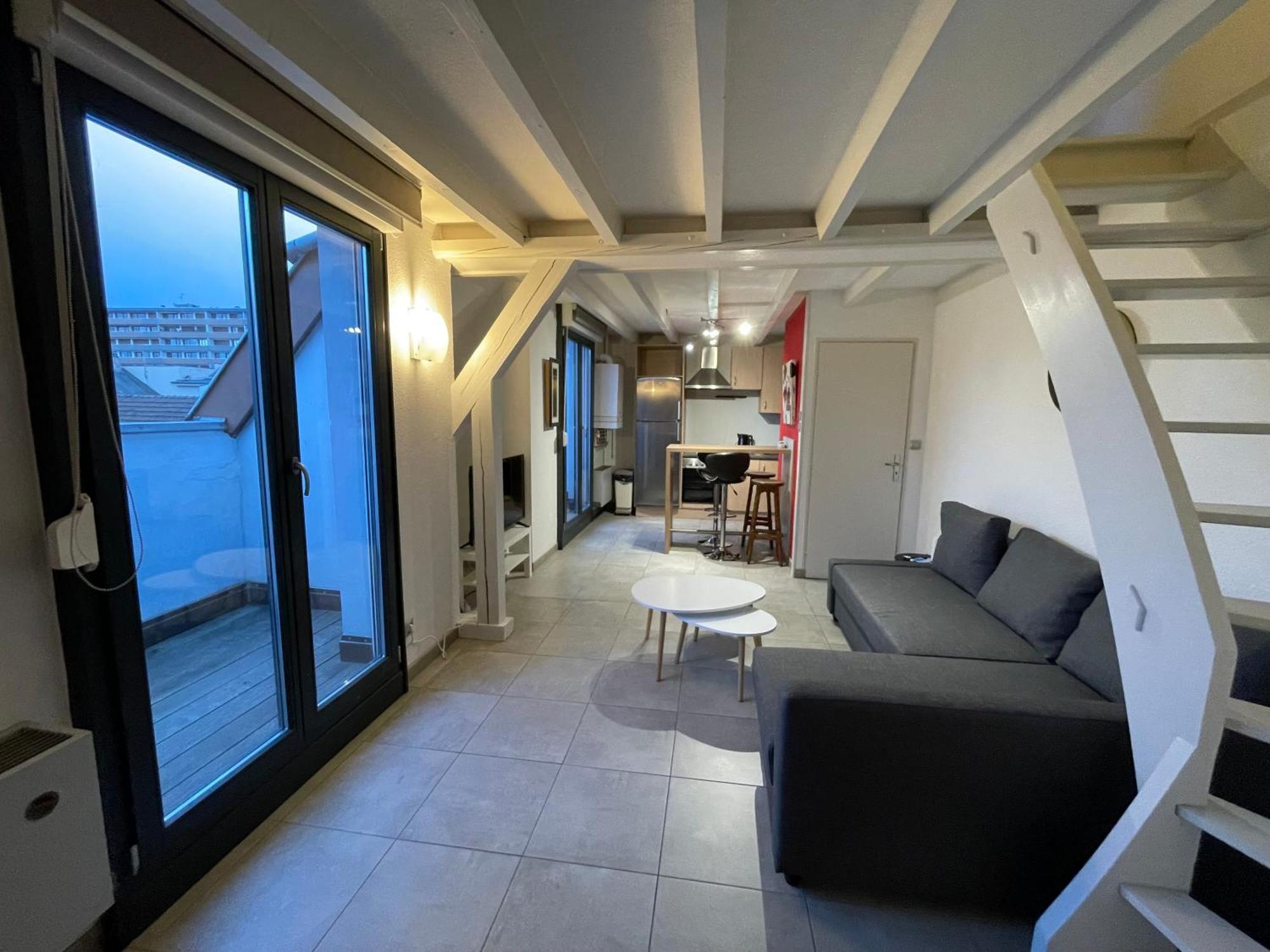 Fathala - Appartement Lumineux En Dernier Etage - Face A La Gare Routiere Sarrebourg Exterior foto